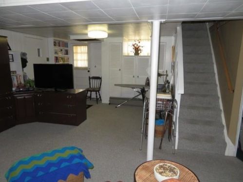 552 Lebanon Mnr Dr, Pittsburgh PA 15122-3225 exterior