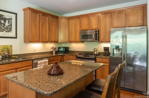 23583 Rossiter Dr, Macomb Township MI 48042-4846 exterior