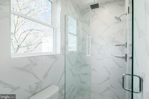 1827 Manton St, Philadelphia PA 19146-2923 exterior