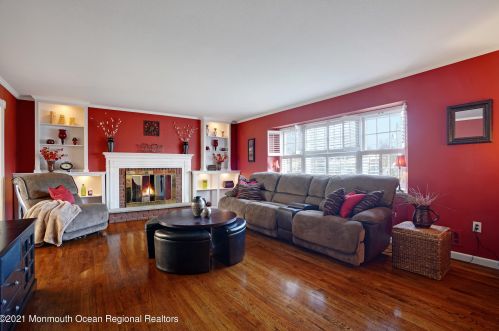 138 Lancaster Rd, East Freehold NJ 07728-3177 exterior