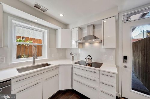 210 N St, Washington DC  20001-3534 exterior