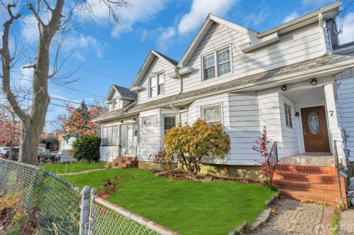 7 Fayette St, Edison, NJ 08817-4203