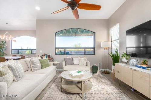 8772 Perry Park Cir, Tucson AZ 85730-1302 exterior