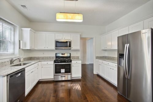 6410 Barwick Ln, Duluth GA 30097-7170 exterior