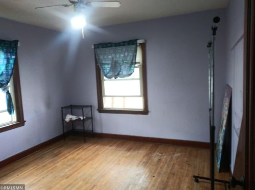 201 6 Ave, Princeton MN 55371-1111 exterior