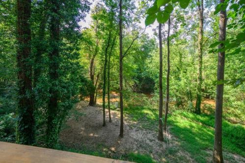 1150 Churchill Downs Rd, Atlanta GA 30319-1024 exterior