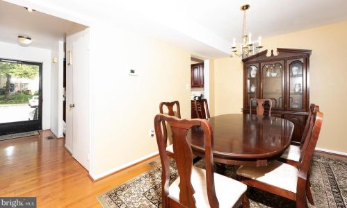 11907 Bargate Ct, Rockville MD 20852-4117 exterior