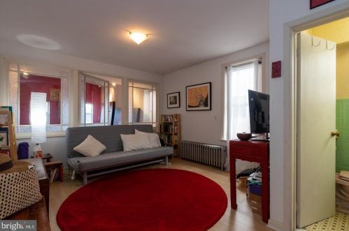 829 Catharine St, Philadelphia PA 19147-2716 exterior