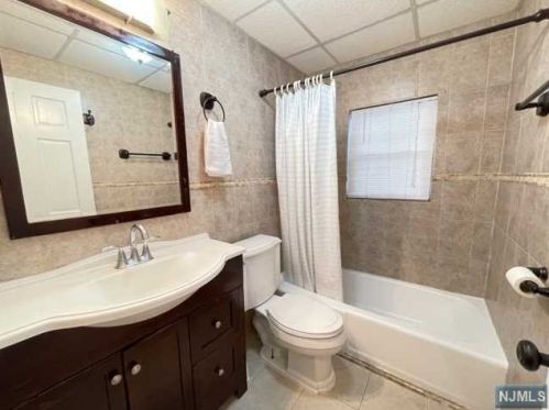 58 Hackensack St, East Rutherford NJ 07073-1415 exterior