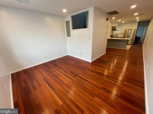 1239 6 St, Philadelphia PA 19140-4561 exterior