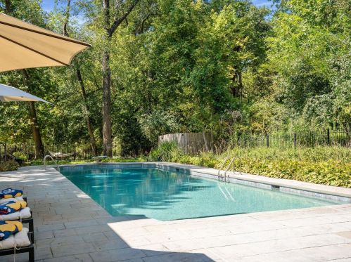 14 Overhills Dr, Saint Louis MO 63124-1532 exterior