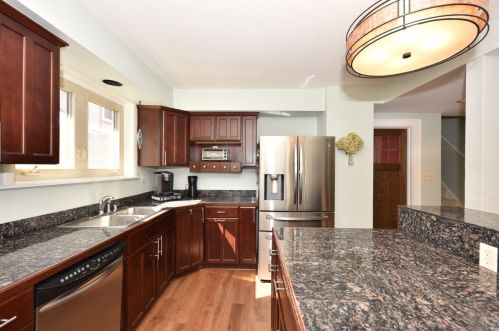 480 49th St, Milwaukee WI  53208-3664 exterior