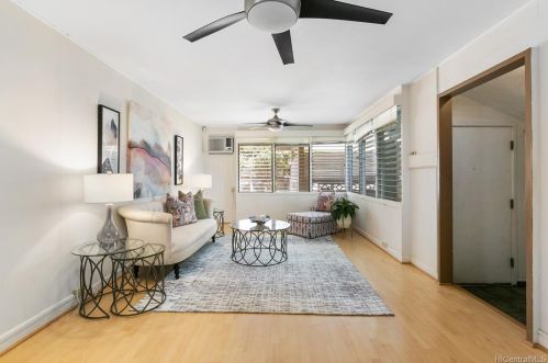 633 22nd Ave, Honolulu, HI 96816-4775