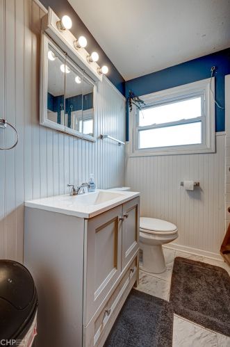 4500 Ln Crosse Ave, Chicago IL 60646-4922 exterior