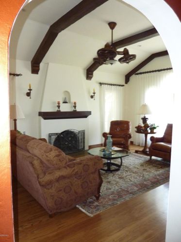 636 5 St, Oxnard CA 93030-6520 exterior