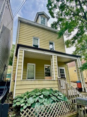 210 Mathilda St, Pittsburgh PA 15224-2143 exterior