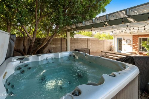 7035 15th St, Phoenix AZ  85020-5414 exterior