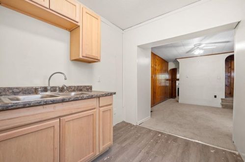 2123 Lloyd Ave, Pittsburgh PA 15218-1734 exterior