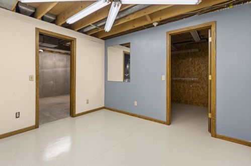 6218 Old Middleton Rd, Madison WI  53705-1040 exterior