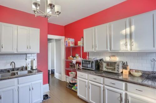 1526 State Ave, Moon Twp PA  15108-2052 exterior