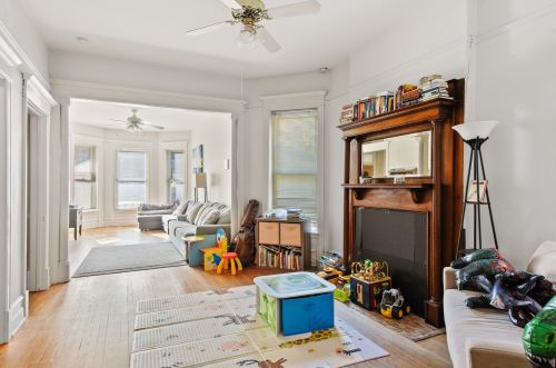 650 Barry Ave, Chicago IL 60634-4912 exterior