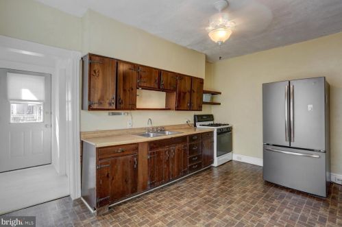 222 Reservoir St, Lancaster PA 17602-3147 exterior