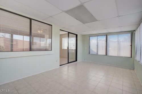 1041 Kumquat Pl, Oxnard CA 93036-1533 exterior