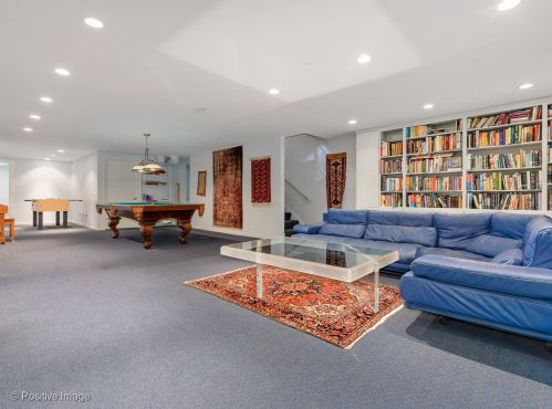 2042 Cleveland Ave, Chicago IL 60614-4509 exterior