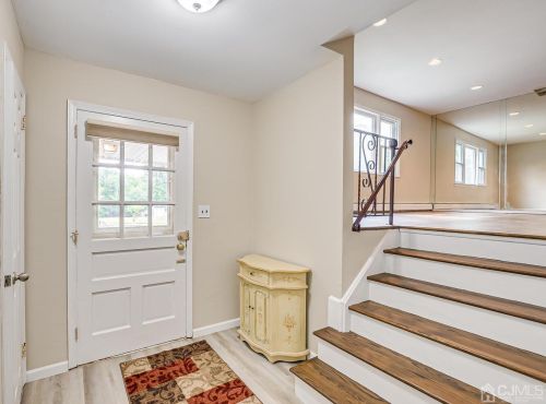 11 Falcon Dr, Edison NJ 08820-2759 exterior