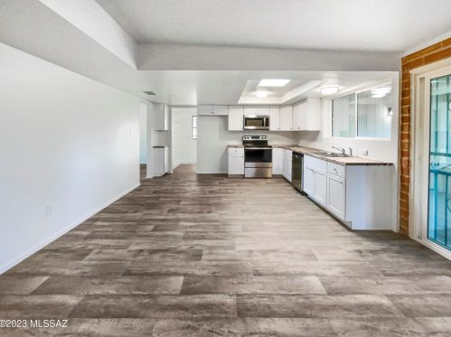 1822 Camino Seco, Tucson AZ  85710-7241 exterior