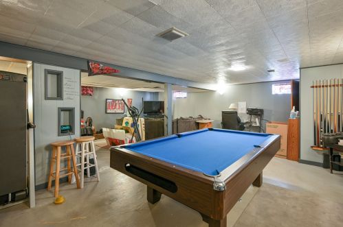 209 Broadway St, Joliet IL 60436-1753 exterior