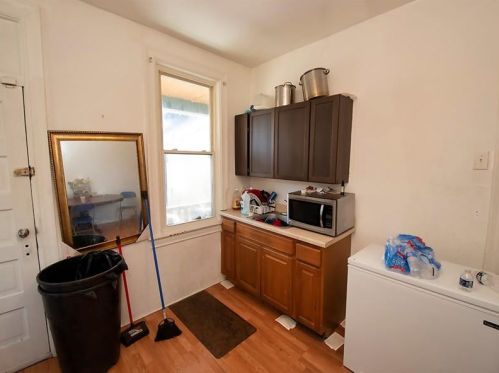 2900 Shadeland Ave, Pittsburgh PA 15212-2557 exterior