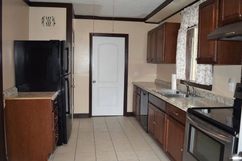 19 Walton Rd, Plaistow NH 03865-2116 exterior