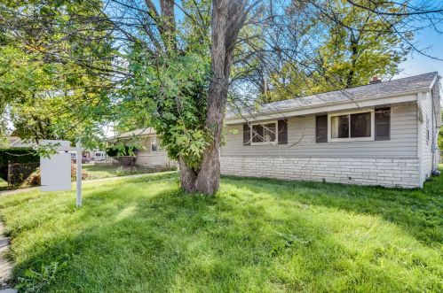 6411 49th St, Milwaukee, WI 53223-6004