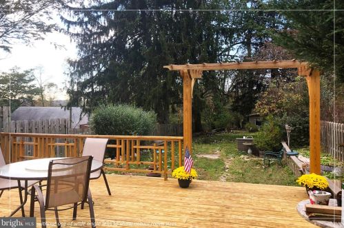 224 Lemonte St, Philadelphia PA 19128-4518 exterior