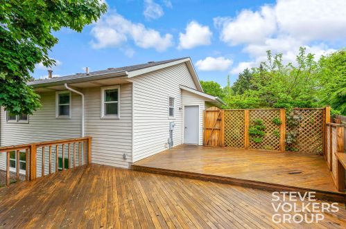 7385 Sunview Dr, Grand Rapids MI 49548-7381 exterior