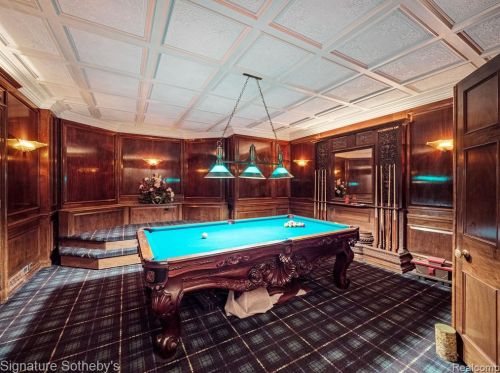 2009 Victoria Hl, Rochester MI exterior