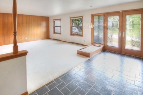 11927 Locust St, Milwaukee, WI 53222-4027