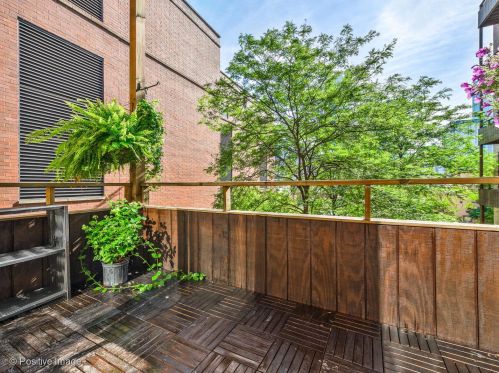 420 Grand Ave, Chicago IL 60612-1144 exterior