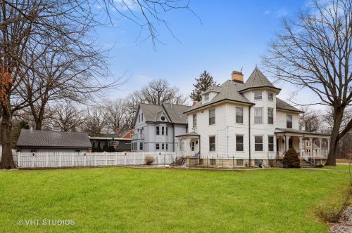 6300 Louise Ave, Chicago IL 60646-4008 exterior