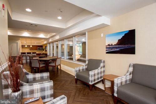 250 Carson Ter, Huntingdon Valley PA 19006-4718 exterior