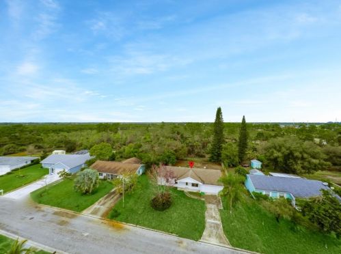 1326 Buckingham Ter, Fort Pierce, FL 34952-4102