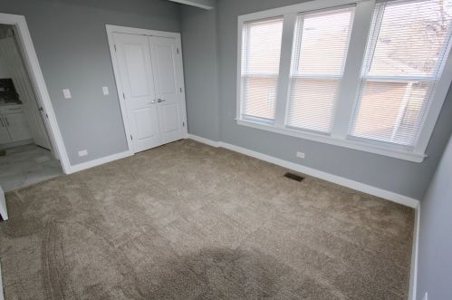 7705 Bennett Ave, Chicago IL  60649-4605 exterior