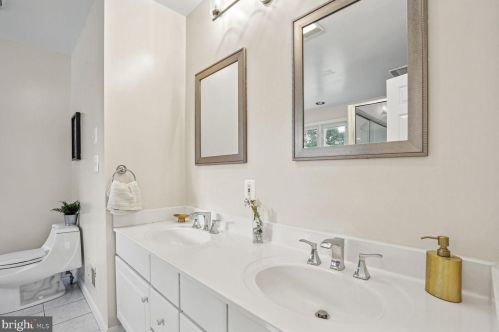 5247 Mitchell St, Alexandria VA 22312-2126 exterior