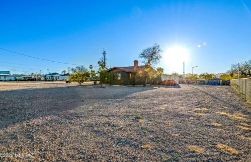 3737 Stone Ave, Tucson AZ 85705-3208 exterior