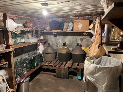 98 Hawkins St, Providence RI 02908-1713 exterior