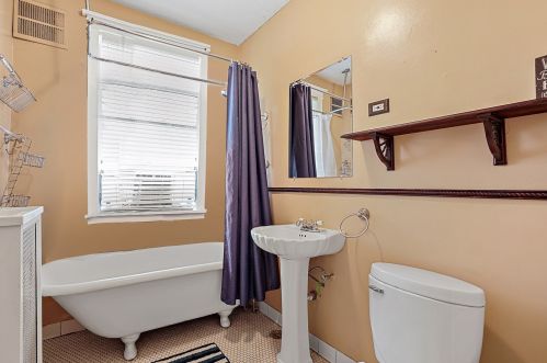 2745 Hampden Ct, Chicago IL  60614-6287 exterior