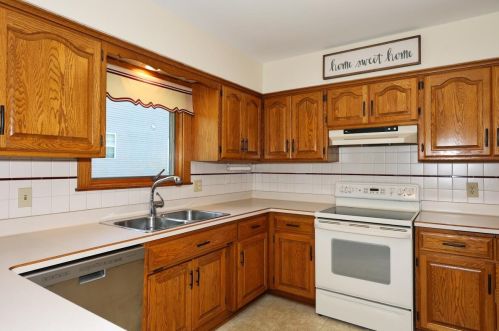 3711 Abbott Ave, Milwaukee WI 53221-3058 exterior