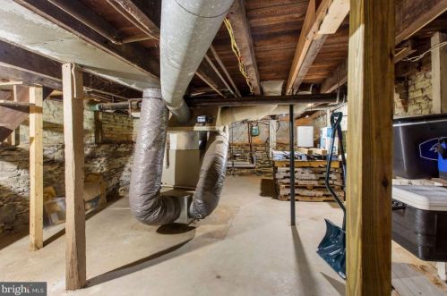 126 Chestnut St, Hanover PA 17331-2244 exterior