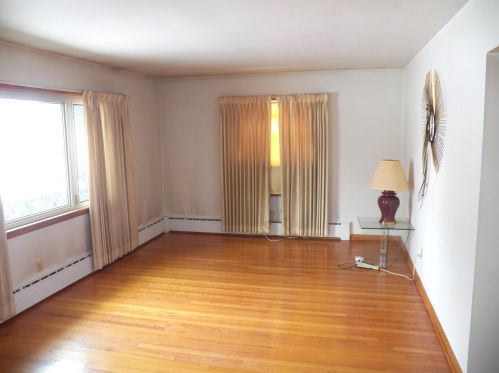 3360 Honey Creek Dr, Milwaukee, WI 53219-3913